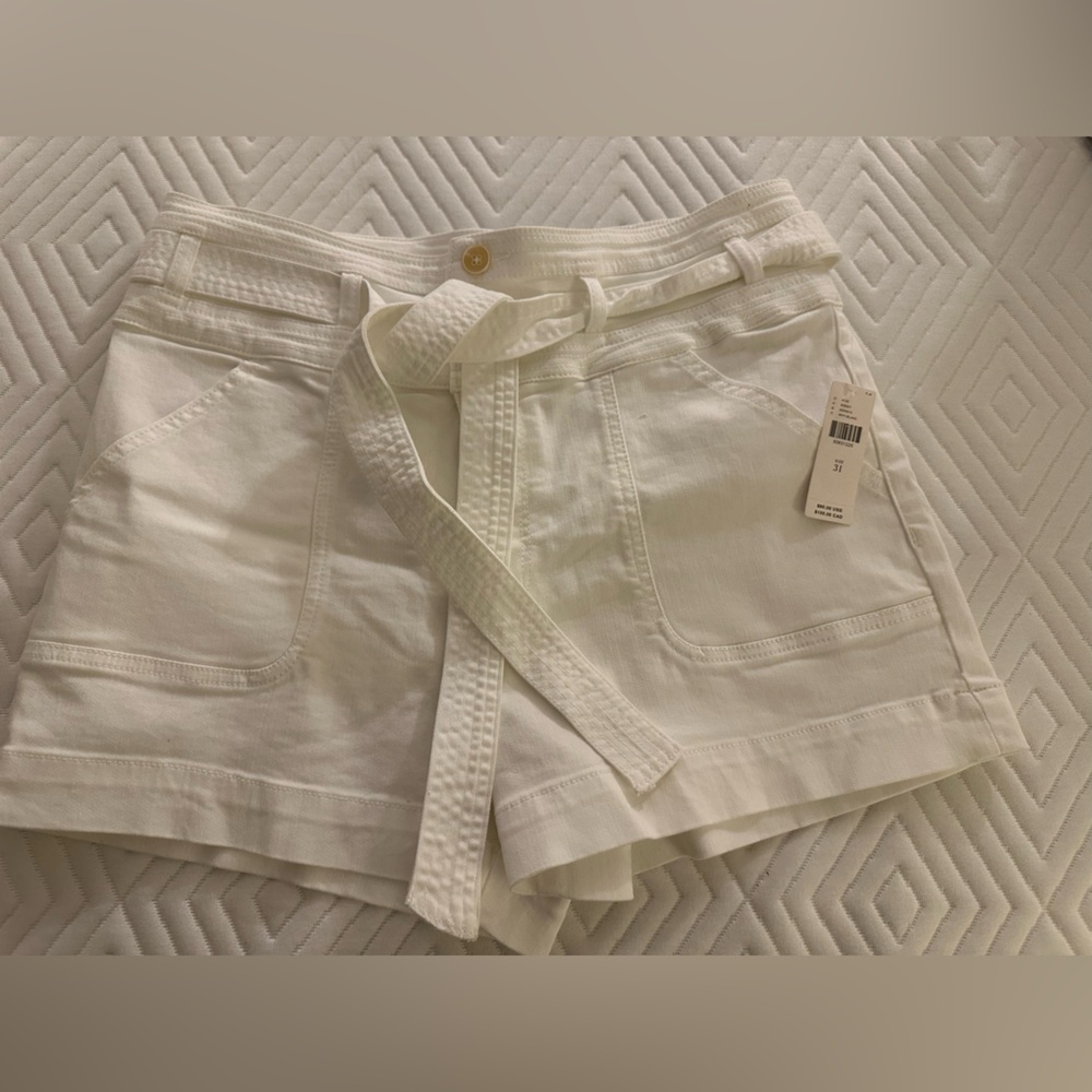 Anthropologie White Women's Jean shorts